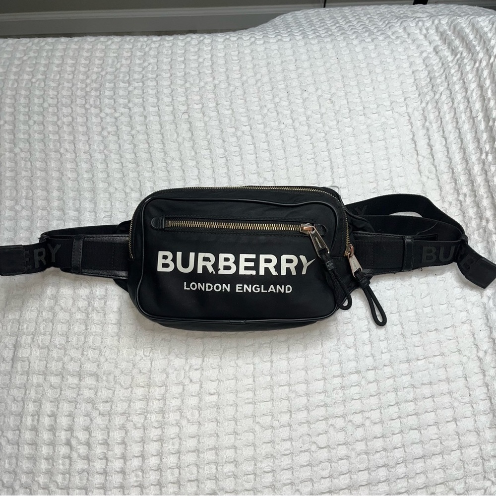 Burberry Fanny pack